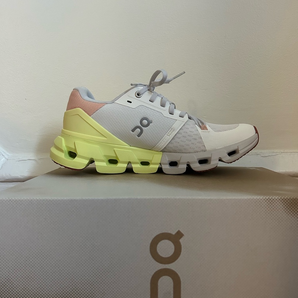 NEVER WORN!! ON Running White and Yellow Cloudflyer 4 Sneakers